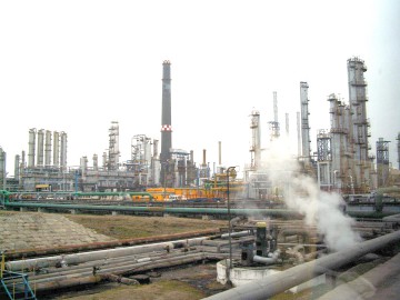 Rafinăria Petromidia anunţă un record istoric de peste 5 milioane de tone de materii prime procesate, la finalul anului 2014